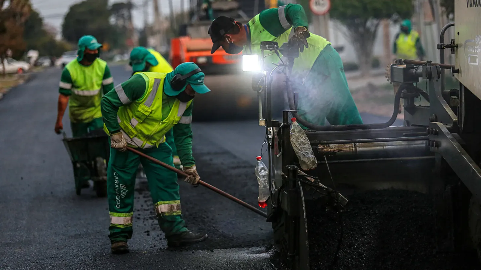 Custos maiores e risco de atrasos: alta do asfalto desafia obras rodoviárias no Paraná