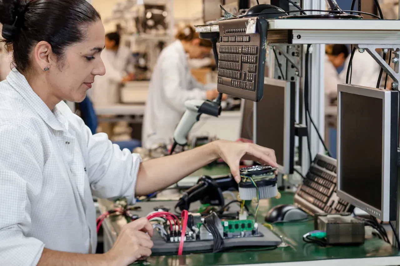 Paraná tem menos jovens fora dos estudos e do trabalho do que a média nacional