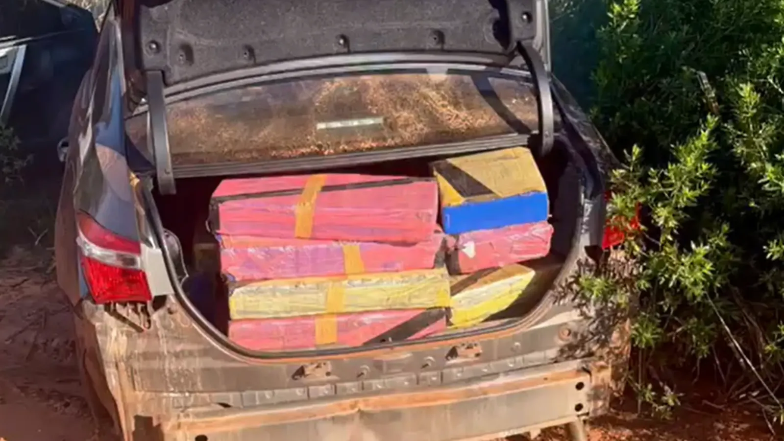 Perseguição termina com 413 kg de maconha apreendidos e prejuízo de quase R$ 1 milhão