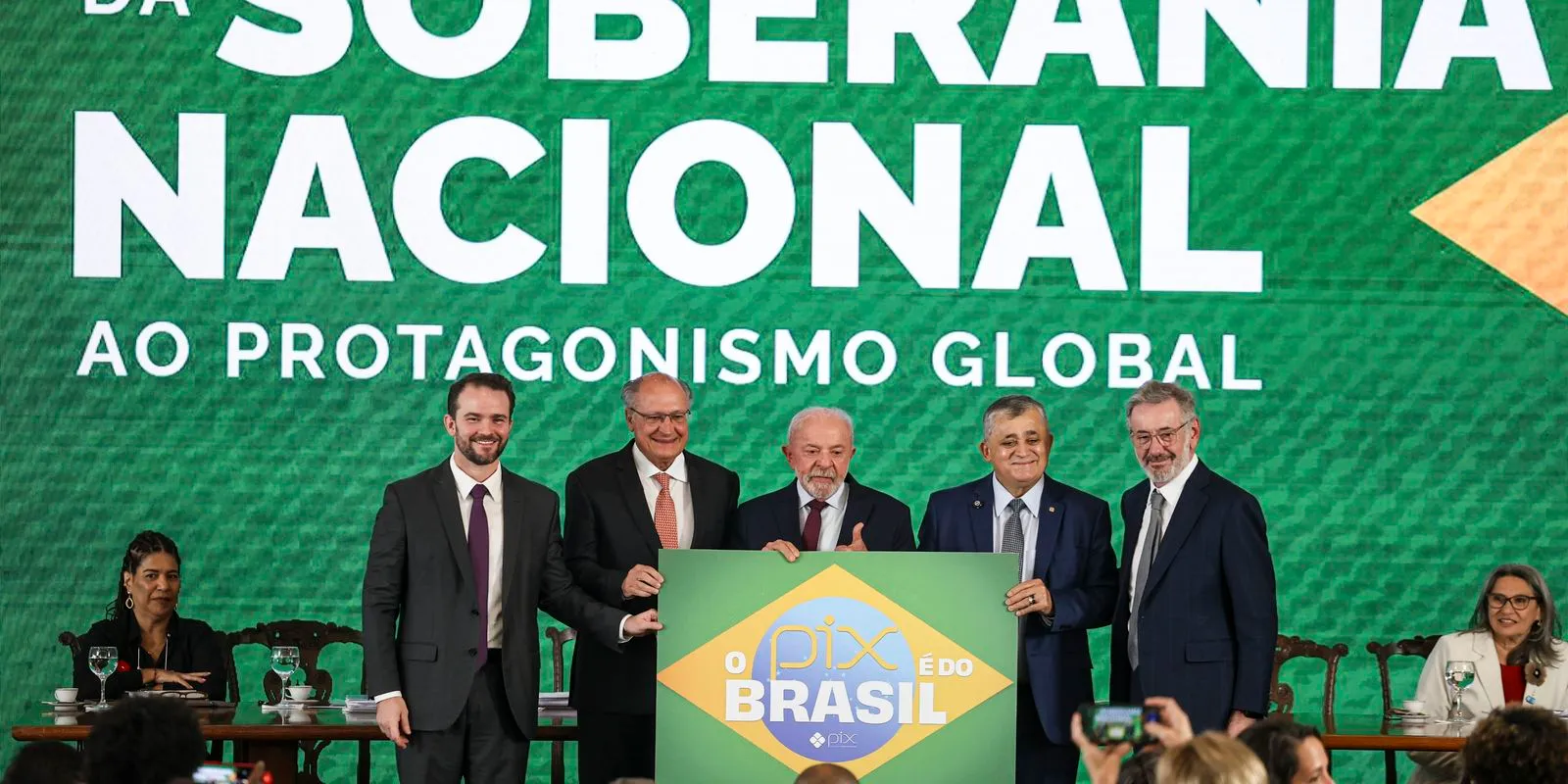 Durigan defende soberania nacional e classifica Pix como patrimônio estratégico do Estado