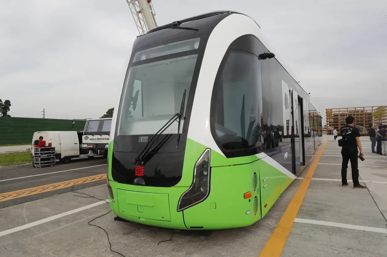 Bonde Urbano Digital encerra testes na Grande Curitiba e será devolvido ao fabricante