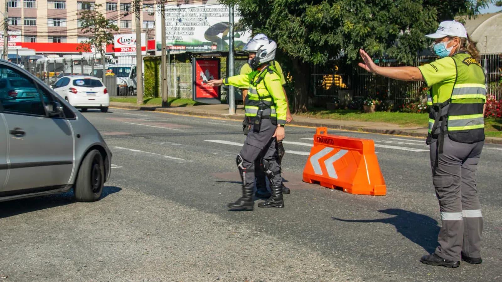 Obras alteram o trânsito em vários bairros de Curitiba nesta segunda-feira