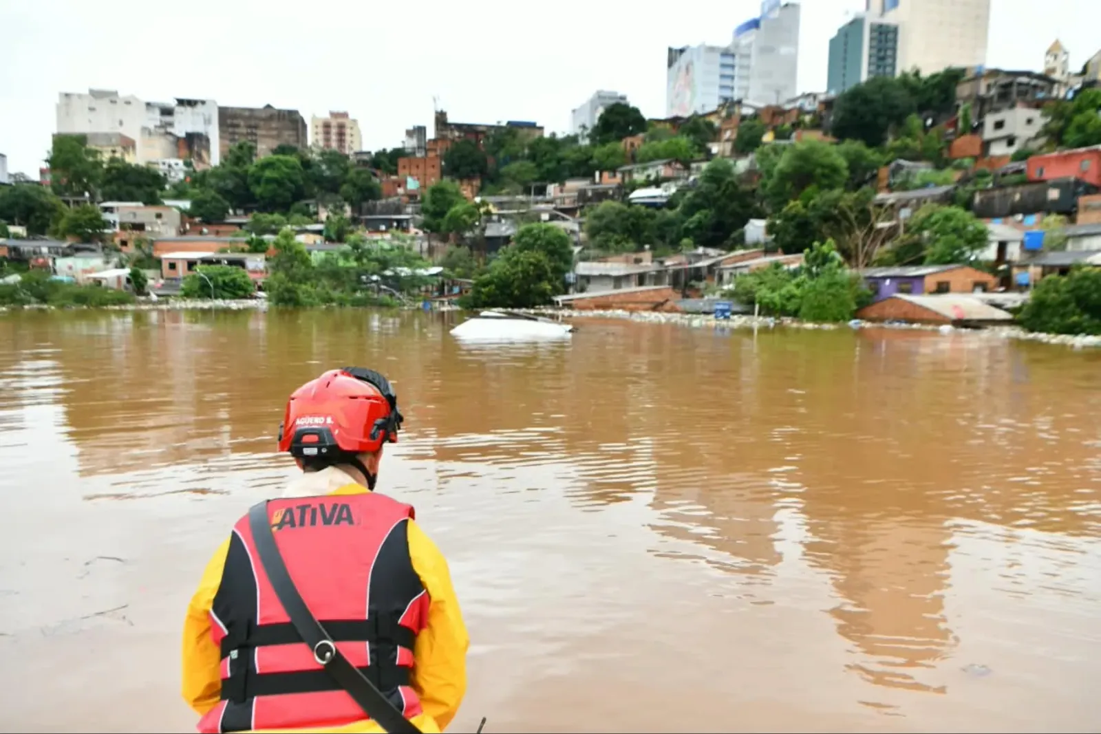 Itaipu amplia vazão de água após chuvas e monitora áreas próximas ao rio Paraná
