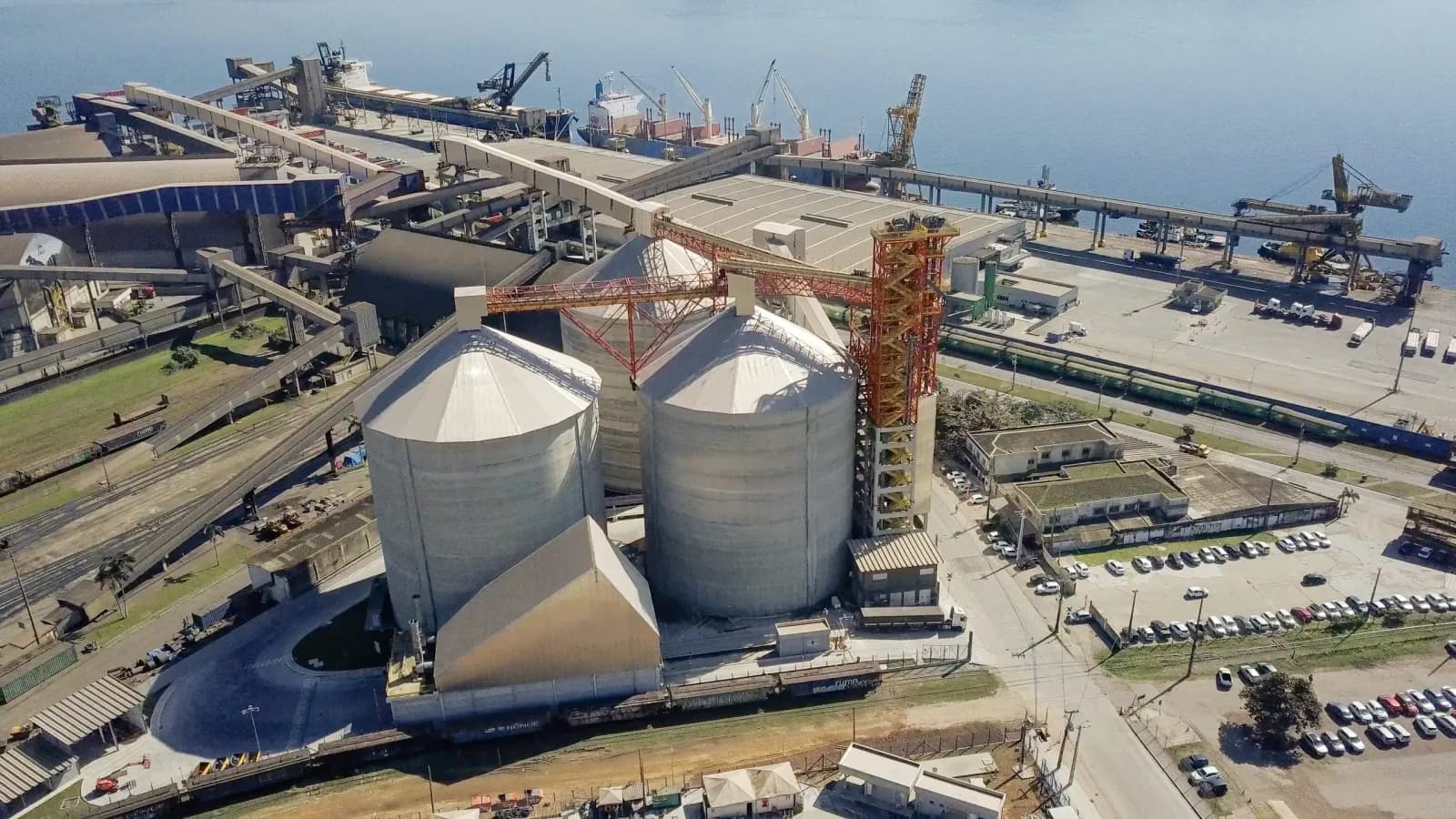 Uma das empresas mais antigas do Paraná faz investimento de R$ 300 milhões de olho no futuro
