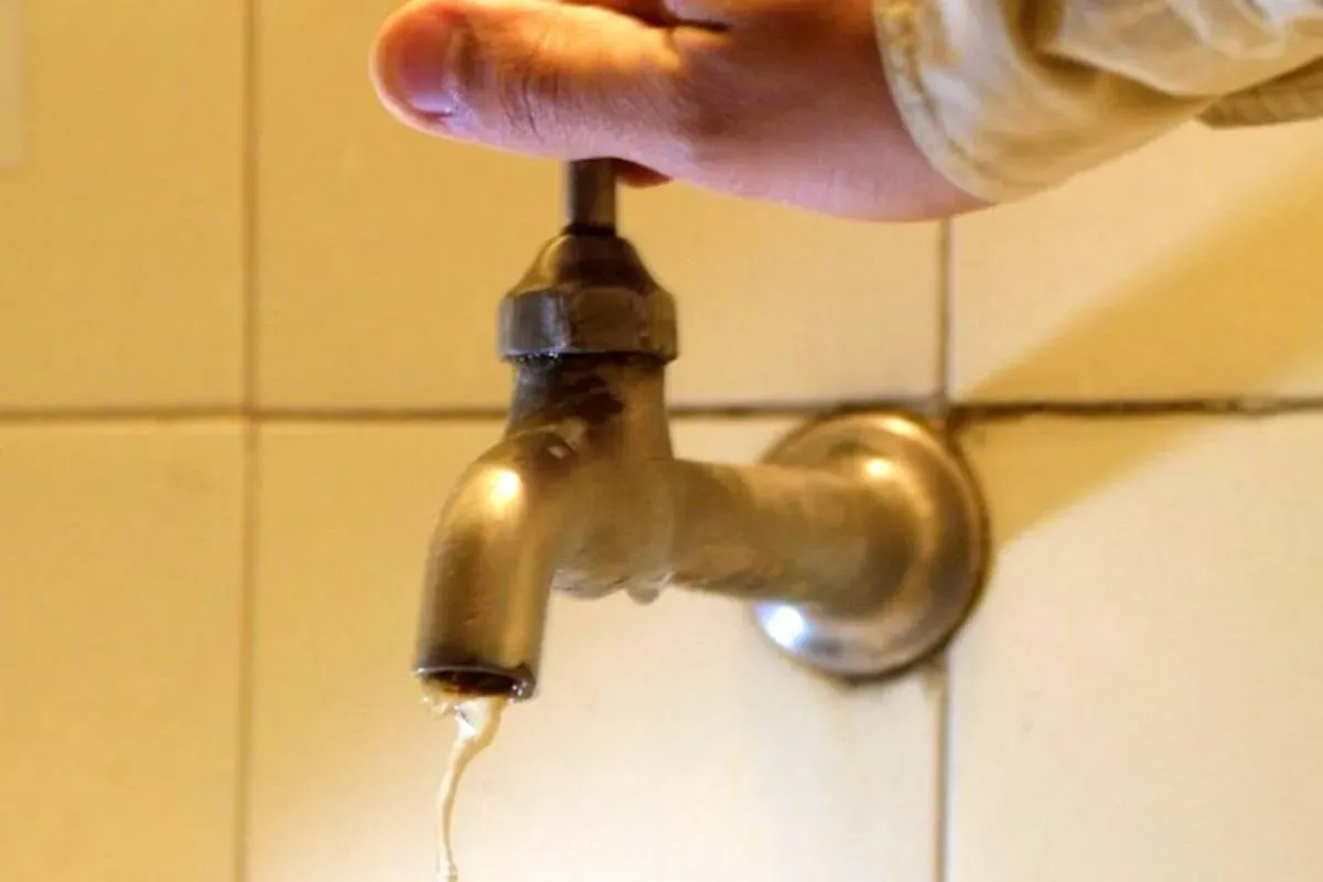 Manutenção na rede afeta abastecimento de água em cidades do Paraná nesta segunda-feira (15)