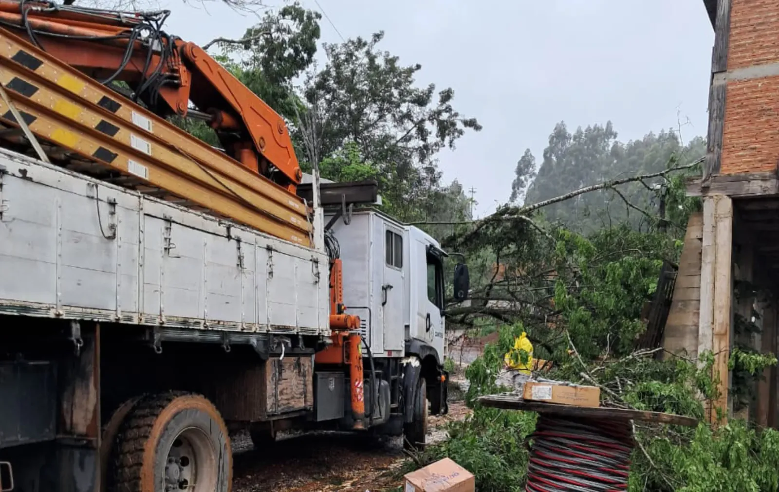 Paraná monta força-tarefa para socorrer cidades devastadas pelas chuvas