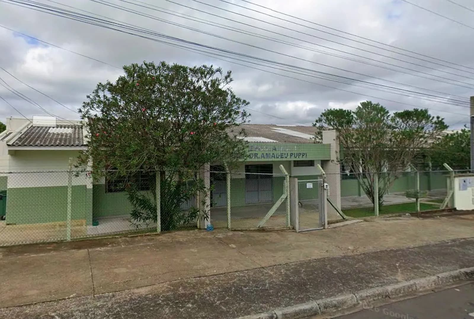 Flagrante em escola de Ponta Grossa: cozinha é interditada por sujeira e baratas